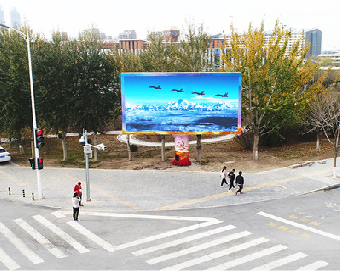 道孚户外大屏广告投放要点。